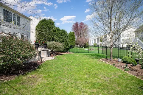 Exterior - 553 Ivory Ln, Bartlett, IL 60103 photo 4 of 4