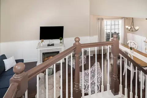 Entry Way - 553 Ivory Ln, Bartlett, IL 60103 photo 3 of 3