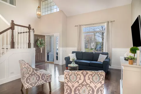 Entry Way - 553 Ivory Ln, Bartlett, IL 60103 photo 1 of 3