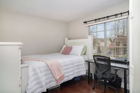 Bedroom - 553 Ivory Ln, Bartlett, IL 60103 photo 4 of 5