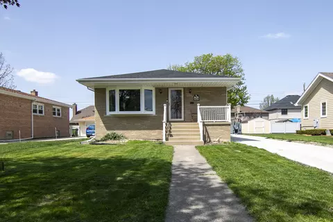 4828 W 106th Pl, Oak Lawn, IL 60453