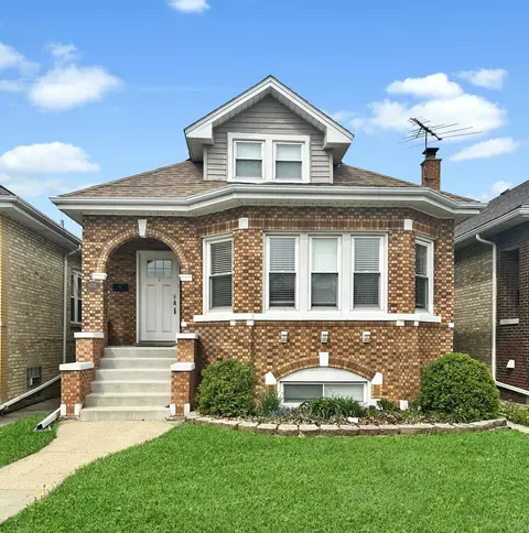 6256 N Nagle Ave, Chicago, IL 60646