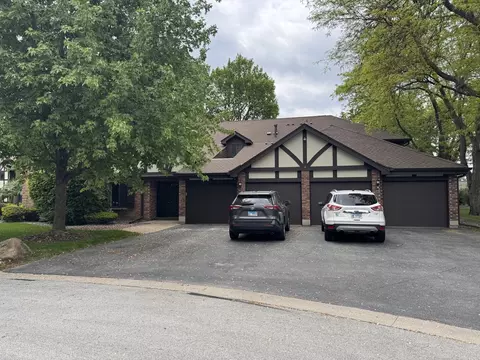 8251 Mulberry Ct #14B, Palos Hills, IL 60465