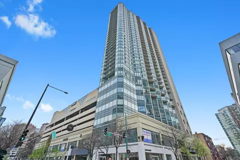 111 W Maple St #3207, Chicago, IL 60610