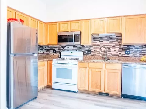 Kitchen - 2714 Hoffman St, Plano, IL 60545 photo 1 of 2
