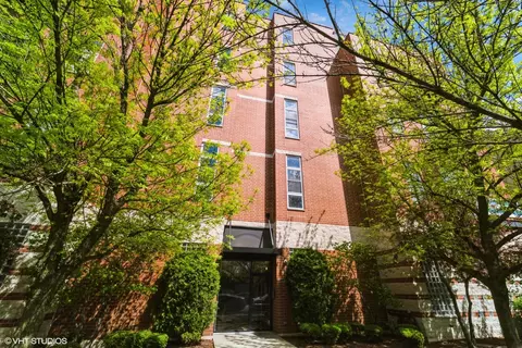 949 N Willard Ct #302, Chicago, IL 60642