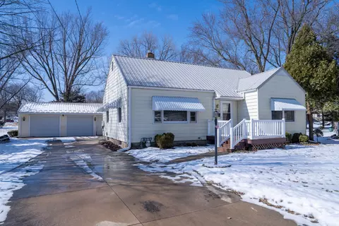1013 Ann Ave, Dixon, IL 61021