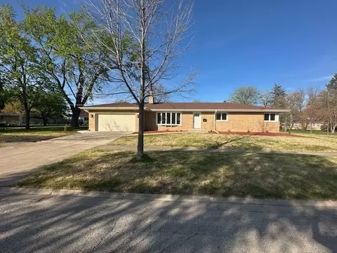 100 W Berkshire Ln, Mount Prospect, IL 60056