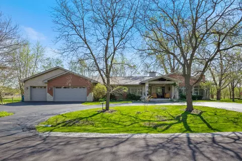 12631 S Regina Ln, Palos Park, IL 60464