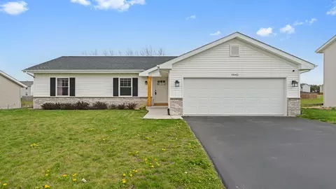 3842 Scarlet Oak Dr, Rockford, IL 61109