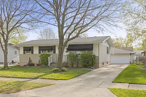 66 Indianwood Dr, Thornton, IL 60476