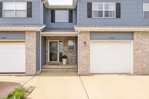 1248 E Arnold Rd, Sandwich, IL 60548