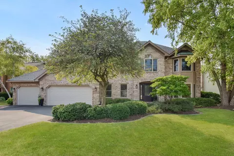 620 Waterbury Dr, Aurora, IL 60504
