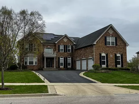 3555 Tournament Dr, Elgin, IL 60124
