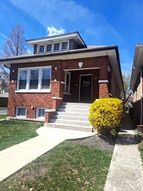 901 N Harvey Ave, Oak Park, IL 60302