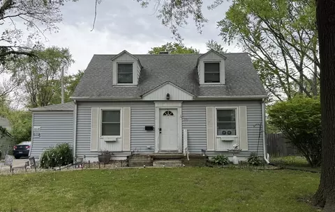 304 Fairview Dr, Champaign, IL 61820
