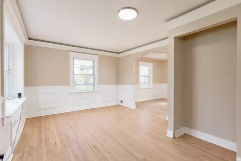 Living - 7601 S Artesian Ave, Chicago, IL 60652 photo 3 of 5