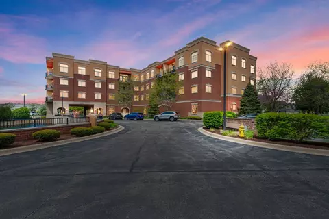 1210 N Foxdale Dr #2-307, Addison, IL 60101