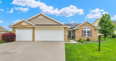 4022 Orchard Ln, Monticello, IL 61856
