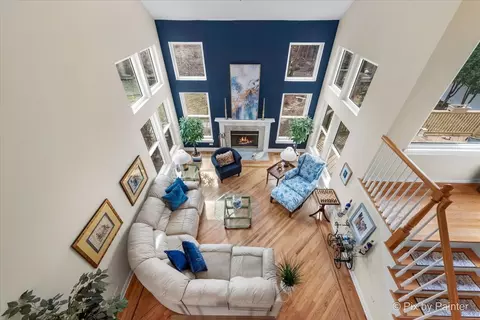 7429 Bittersweet Dr, Gurnee, IL 60031 photo 2