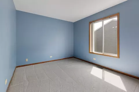 Bedroom - 64 Ivanhoe Ln, Cary, IL 60013 photo 1 of 3