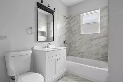Bath - 11419 S Lowe Ave, Chicago, IL 60628 photo 1 of 3