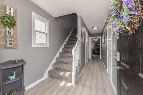 Entry Way - 52 Parkshores Ct, Bloomington, IL 61701 photo 4 of 4