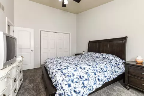 Bedroom - 52 Parkshores Ct, Bloomington, IL 61701 photo 3 of 6