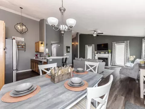 Dining - 52 Parkshores Ct, Bloomington, IL 61701 photo 3 of 3