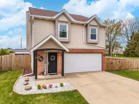 Exterior - 52 Parkshores Ct, Bloomington, IL 61701 photo 2 of 4