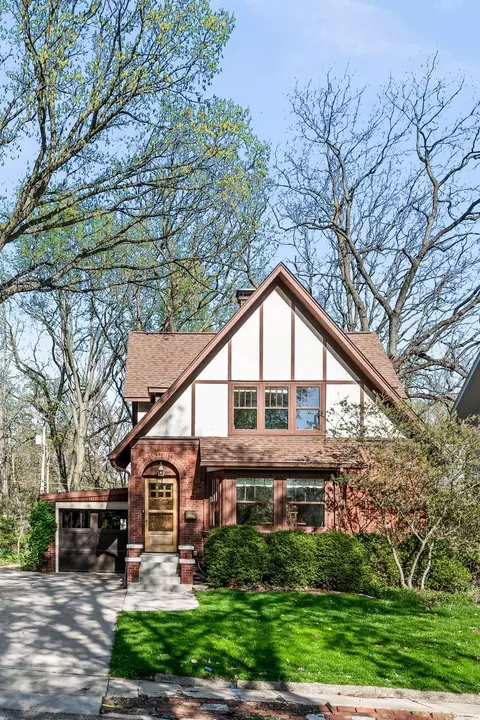 Exterior - 1302 Hillcrest St, Normal, IL 61761 photo 2 of 13