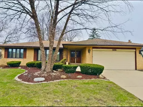 3181 Grandview Pl, Darien, IL 60561
