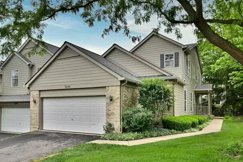 3244 Foxridge Ct, Woodridge, IL 60517
