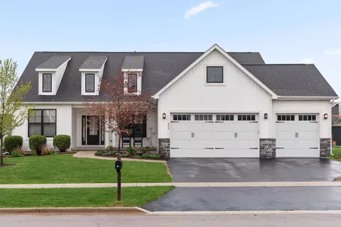 840 Coventry Cir N, Sycamore, IL 60178