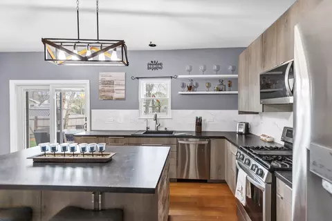 Kitchen - 3 Regal Ct, Algonquin, IL 60102 photo 4 of 5