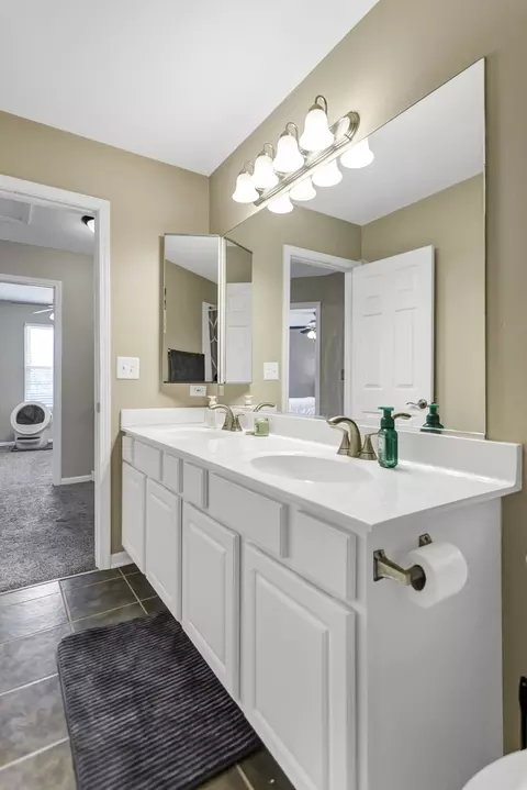 Bath - 3 Regal Ct, Algonquin, IL 60102 photo 7 of 8