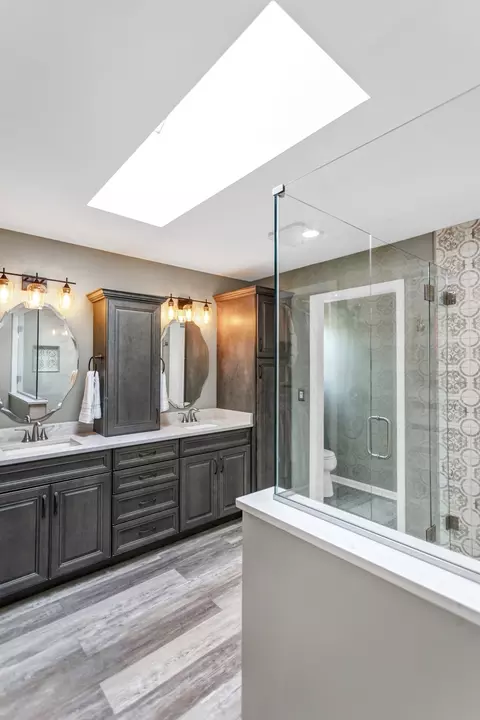 Bath - 3 Regal Ct, Algonquin, IL 60102 photo 5 of 8