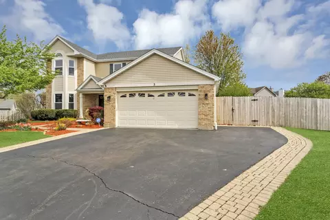 Exterior - 3 Regal Ct, Algonquin, IL 60102 photo 2 of 9