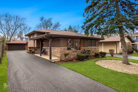 5890 Alabama Ave, Clarendon Hills, IL 60514