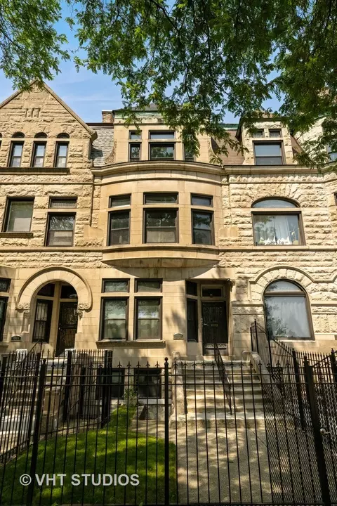 3912 S Prairie Ave, Chicago, IL 60653