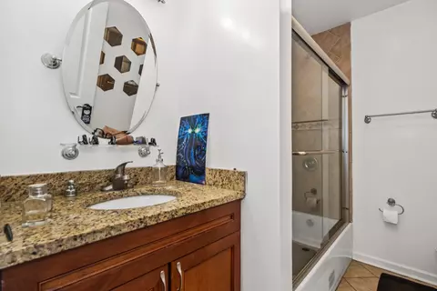 2710 N Artesian Ave, Chicago, IL 60647 photo 24
