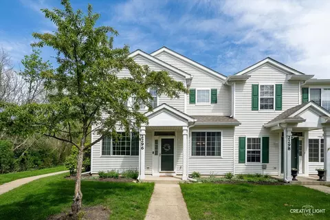 2296 Reflections Dr #2296, Aurora, IL 60502