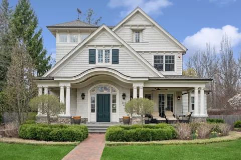 718 Forest Ave, Wilmette, IL 60091