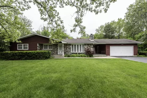 301 Garnett Ave, Winthrop Harbor, IL 60096