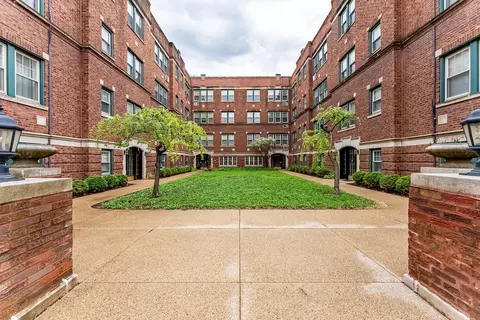 114 Lincoln Ave #3C, Riverside, IL 60546