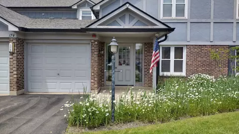 174 Grove Ave #B, Des Plaines, IL 60016