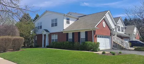 1501 Millbrook Dr, Algonquin, IL 60102