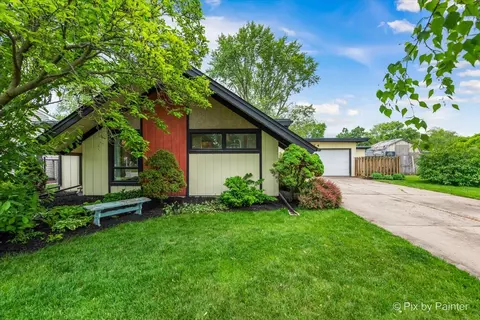 24 Cayman Dr, Montgomery, IL 60538