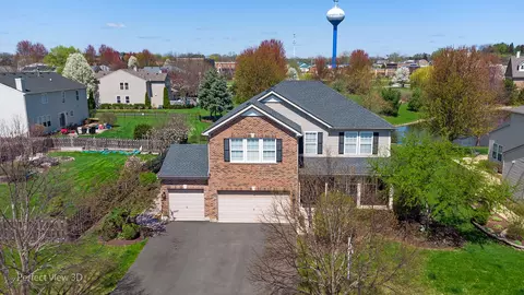 40 W158 James Michener Dr, Saint Charles, IL 60175