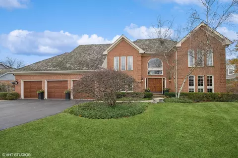 135 S Basswood Rd, Lake Forest, IL 60045